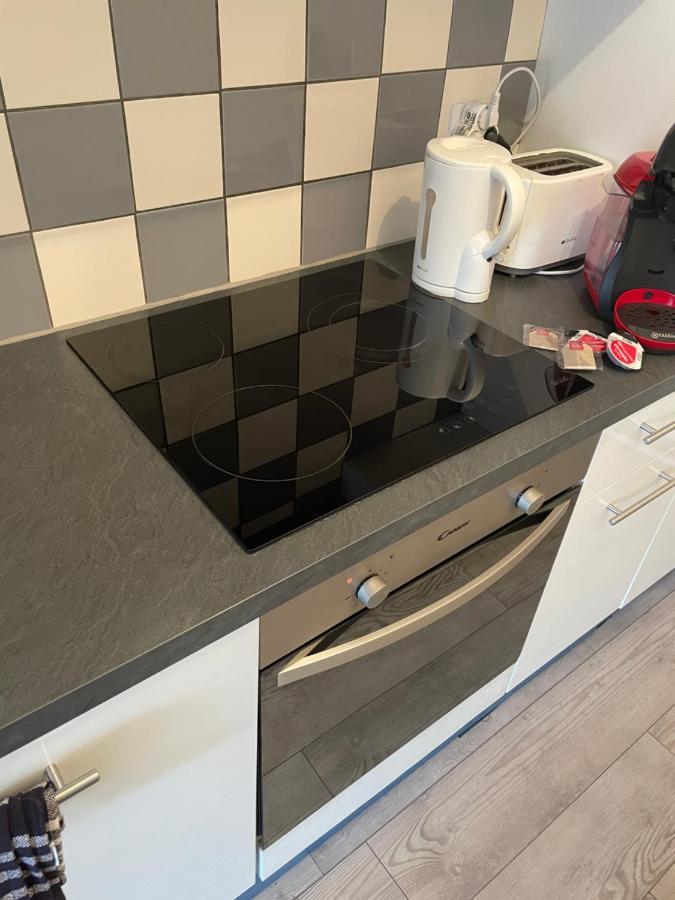 Appartement Entier Moissac Centre 30 M2 Calme Avec Cour Interieure Pour Velos A 50M Du Marche De Moissac Luaran gambar