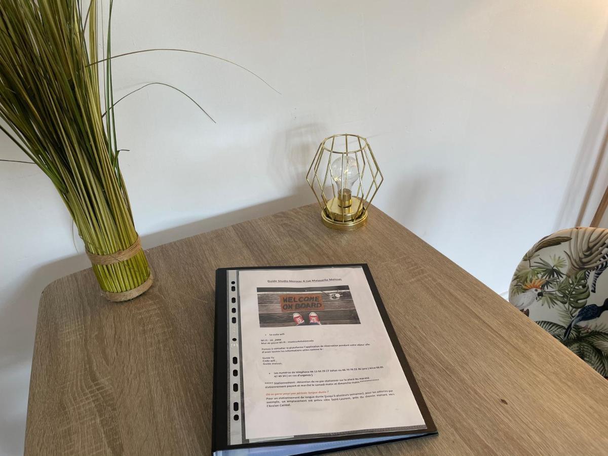 Appartement Entier Moissac Centre 30 M2 Calme Avec Cour Interieure Pour Velos A 50M Du Marche De Moissac Luaran gambar